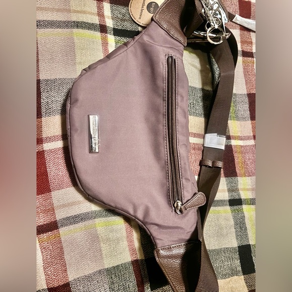 NWT Samantha Brown quilted To Go belt bag with rfid - Picture 4 of 4